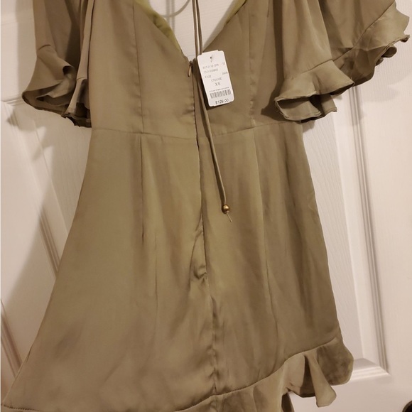 Fluted V neck Mini Dress - Picture 6 of 11